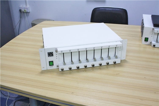 32650 macchina di formazione e di classificazione delle cellule cilindriche del tester 18650 di capacità della batteria di prove