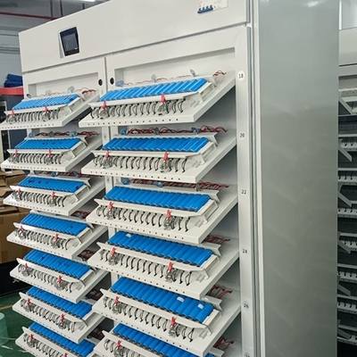 Tester di capacità della batteria 18KW 18650, analizzatore cilindrico di scarico della batteria delle cellule