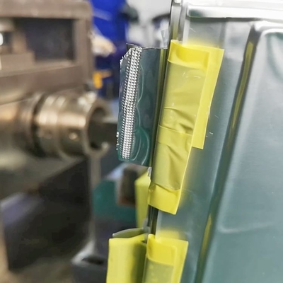 Saldatore ultrasonico 20khz della batteria delle cellule del sacchetto dell'automobile di New Energy con controllo dello SpA