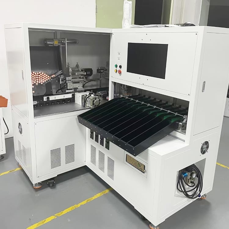 Macchina automatica dell'autoadesivo della carta dell'isolamento della macchina selezionatrice della batteria per la batteria cilindrica