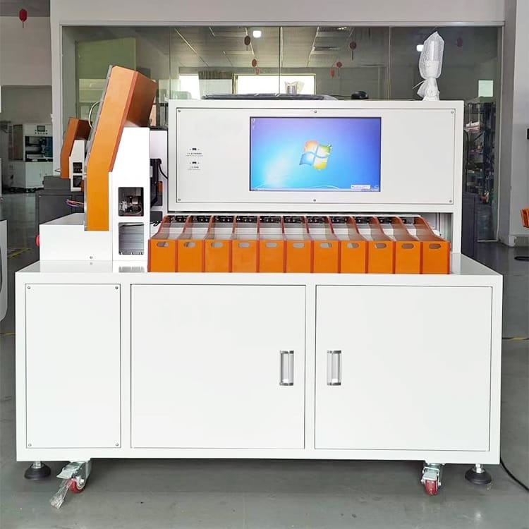 18650 26650 32650 Manica di Ion Battery Sorting Machine Automatic 11 del litio del cilindro