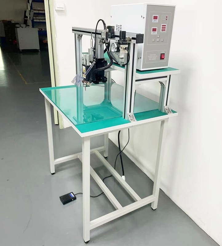 Macchina manuale della saldatura a punti del cavalletto della Tabella del pedale del piede per la batteria 21700 26650 32700 18650