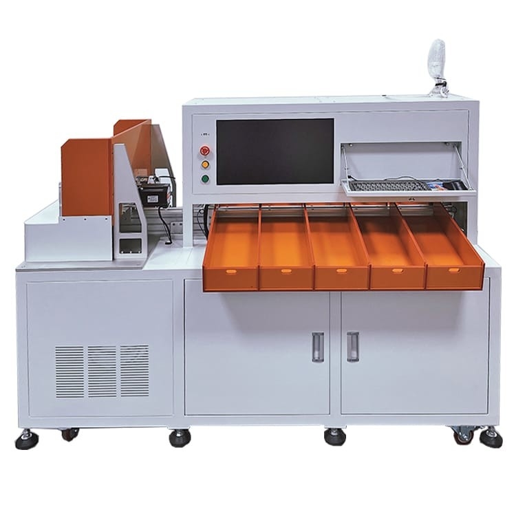 Linea di produzione del pacchetto della batteria 32130 33130 cilindrici automatici un selezionatore di 33140 batterie