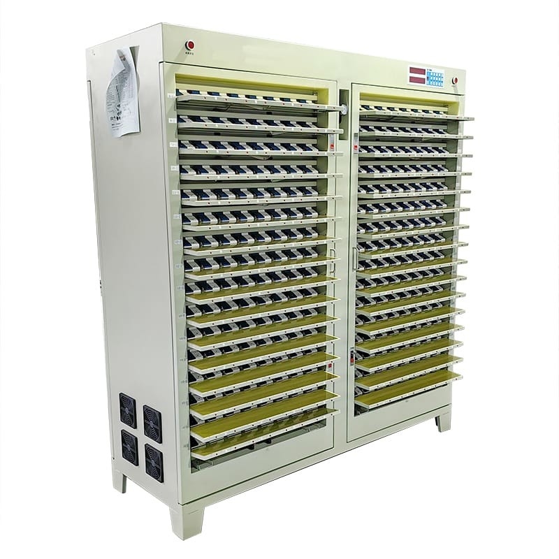 Tester di tensione della cella della batteria Tester di corrente di carica di scarica Macchina di classificazione delle celle al litio per celle a sacchetto
