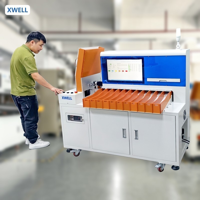 Macchina di selezione delle batterie a 11 canali con touch screen per celle 18650 21700