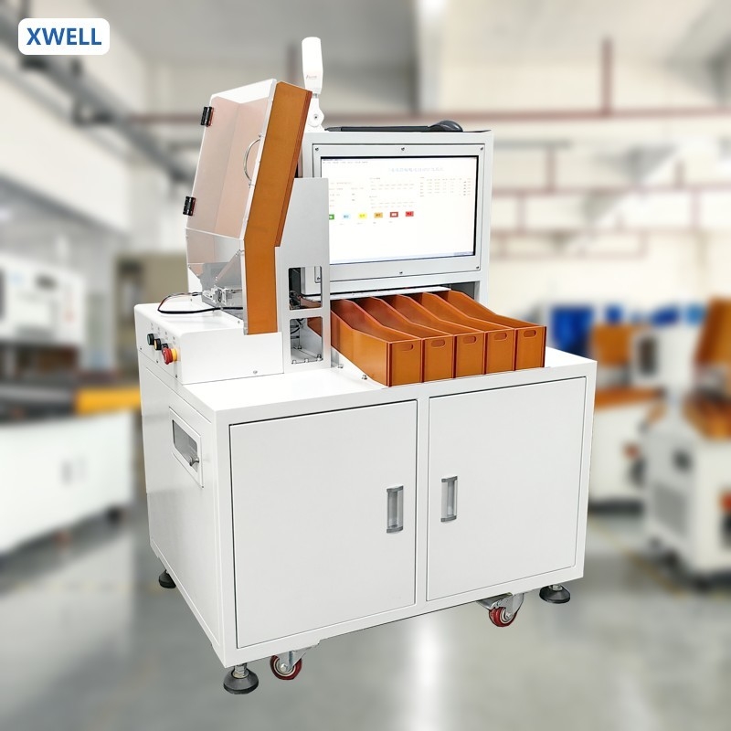 Macchina automatica di selezione delle batterie cilindriche a 5 canali per 18650, 26650, 32650, 21700 celle con tensione e resistenza