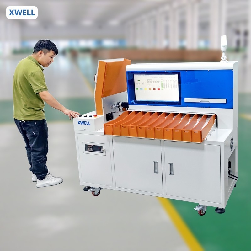 11 Canali 18650 21700 32650 Macchina di selezione automatica cilindrica delle celle della batteria
