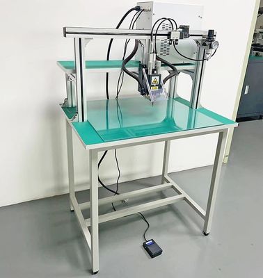 Buon prezzo Macchina della saldatura a punti del cavalletto di 18650 batterie per i pacchetti della batteria al litio in linea